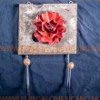 Kapstok hout en metaal, 1 roos rood, 2 haken, eiken plank 24x21x3cm.