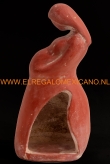 Beeldje zwangerschap 15x10x33cm. voor waxinelicht, rood