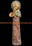 Beeldje Mexicaanse vrouw met leguaan 9x8x38cm. groen-rood